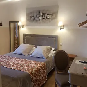 https://hostellerie-de-la-cremaillere.fr-provencehotel.com